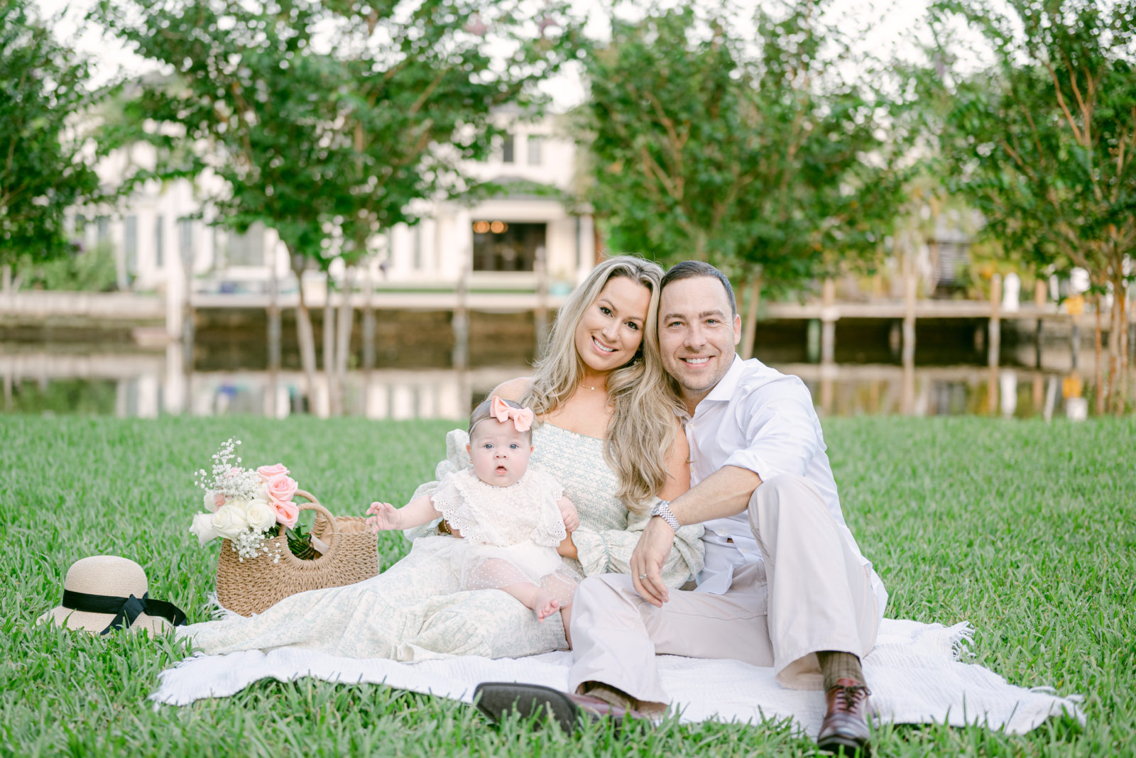 Family session in a park in Florida
