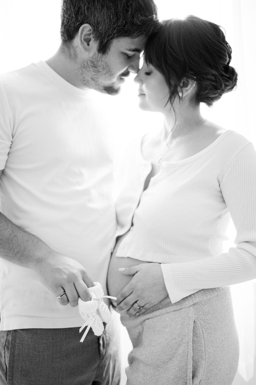 Backlit black and white maternity photos