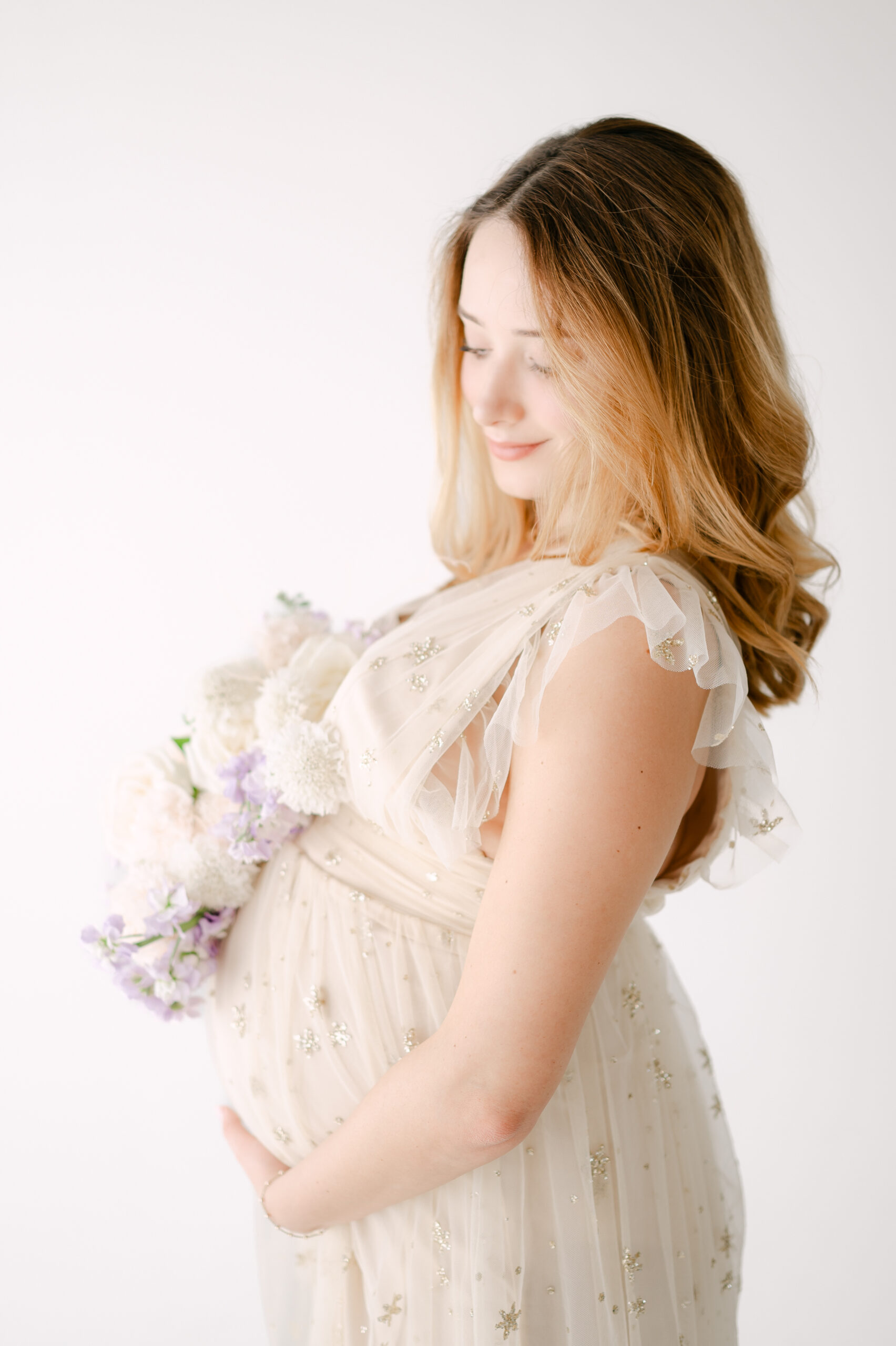 Maternity photo with flowers