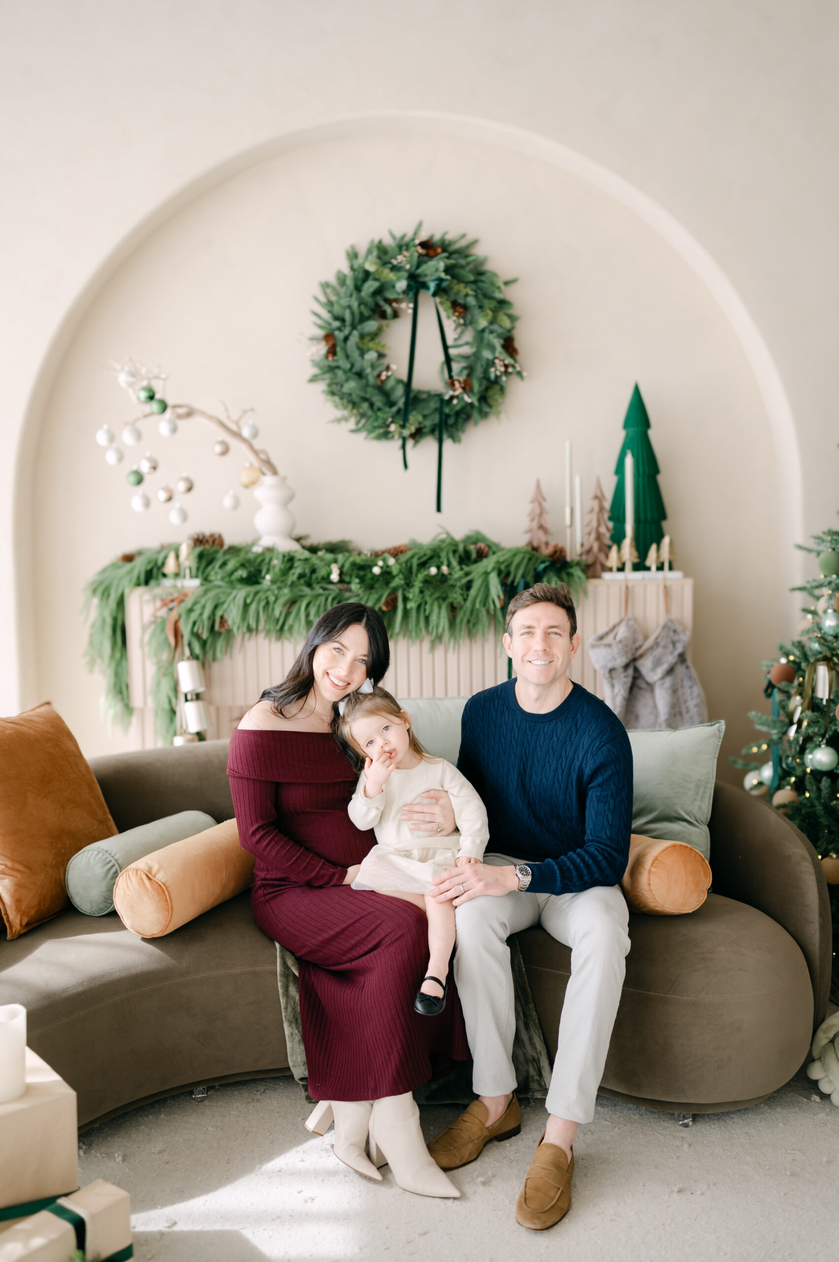 Tips for Stunning Holiday Maternity Photos in Miami