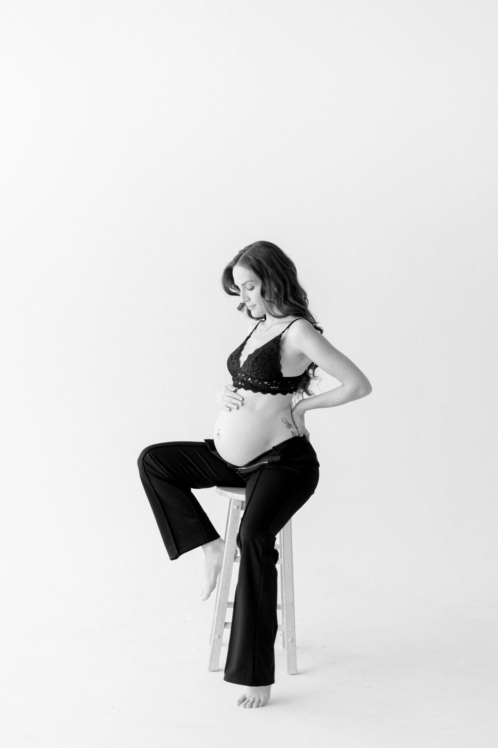 Miami maternity photoshoot in white studio