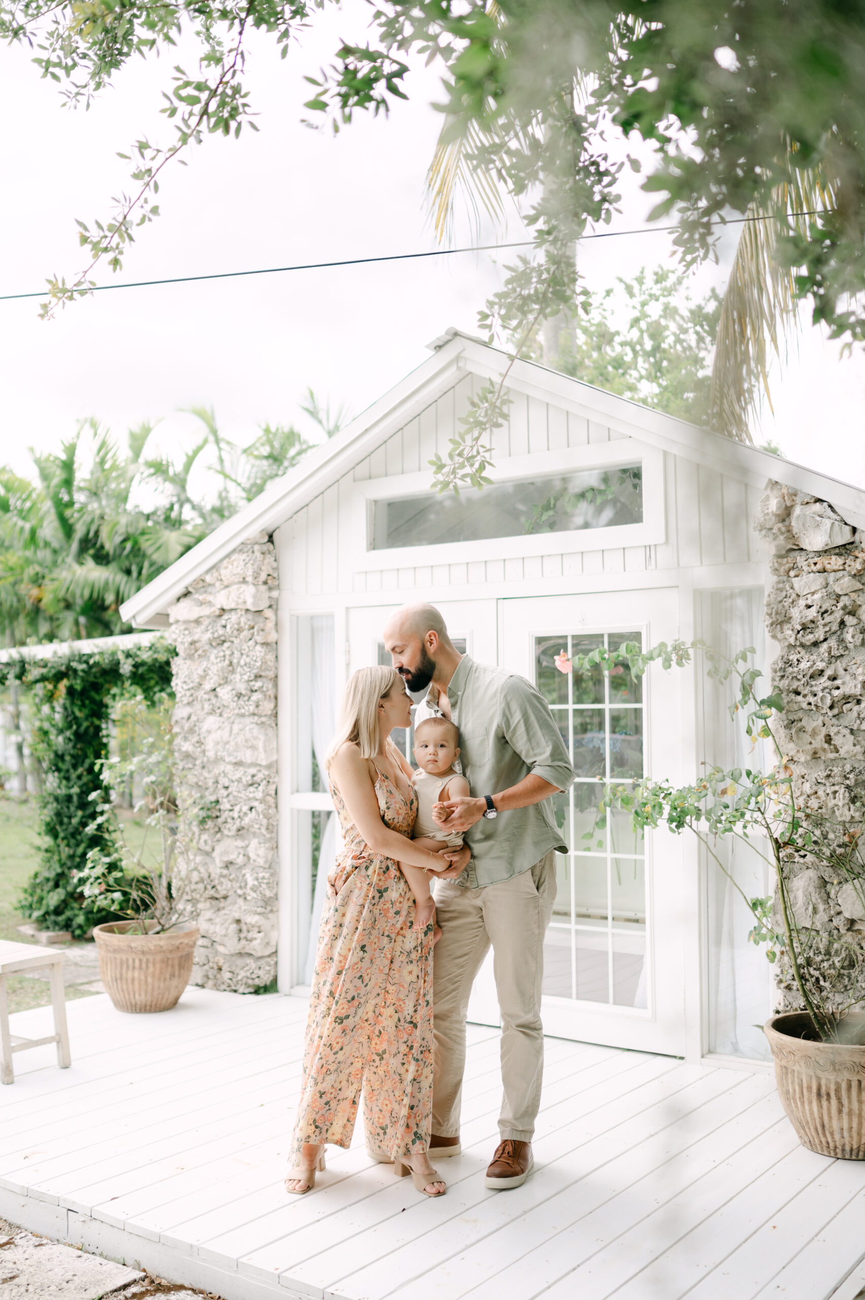 Family photos at the Redland Cottage by Kamy Photographie
