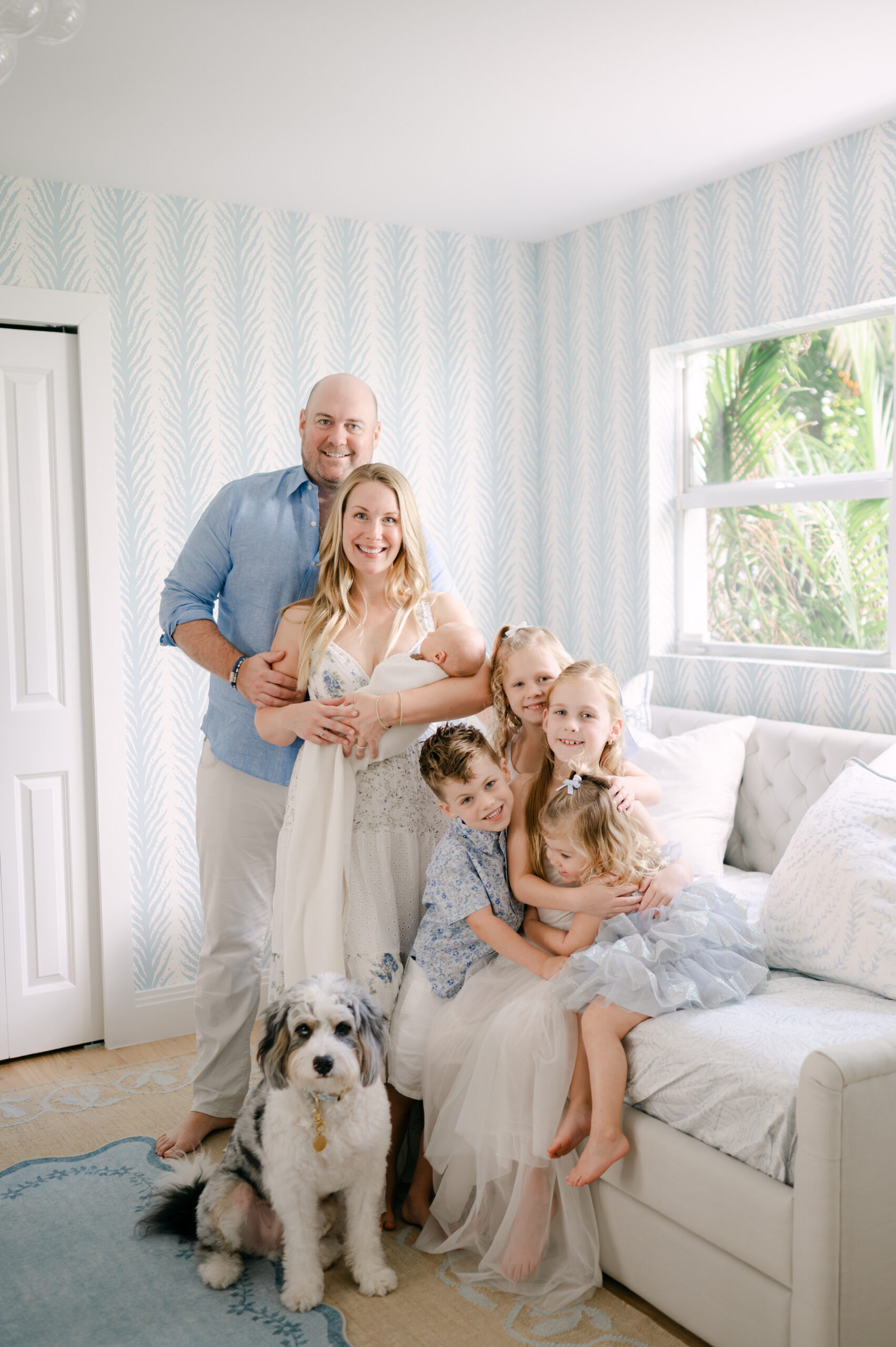 Newborn session with siblings Miami family of seven